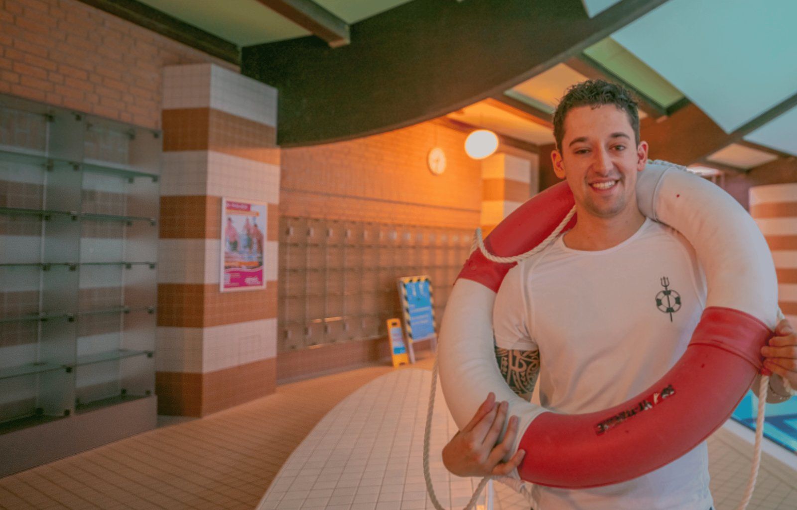 Rettungsschwimmer mit Rettungsring